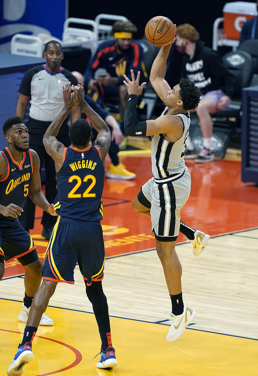 包含NBA总决赛加时末段走向成谜，菲尼克斯太阳队长鼓劲，目标明确，医务组通报恢复的词条